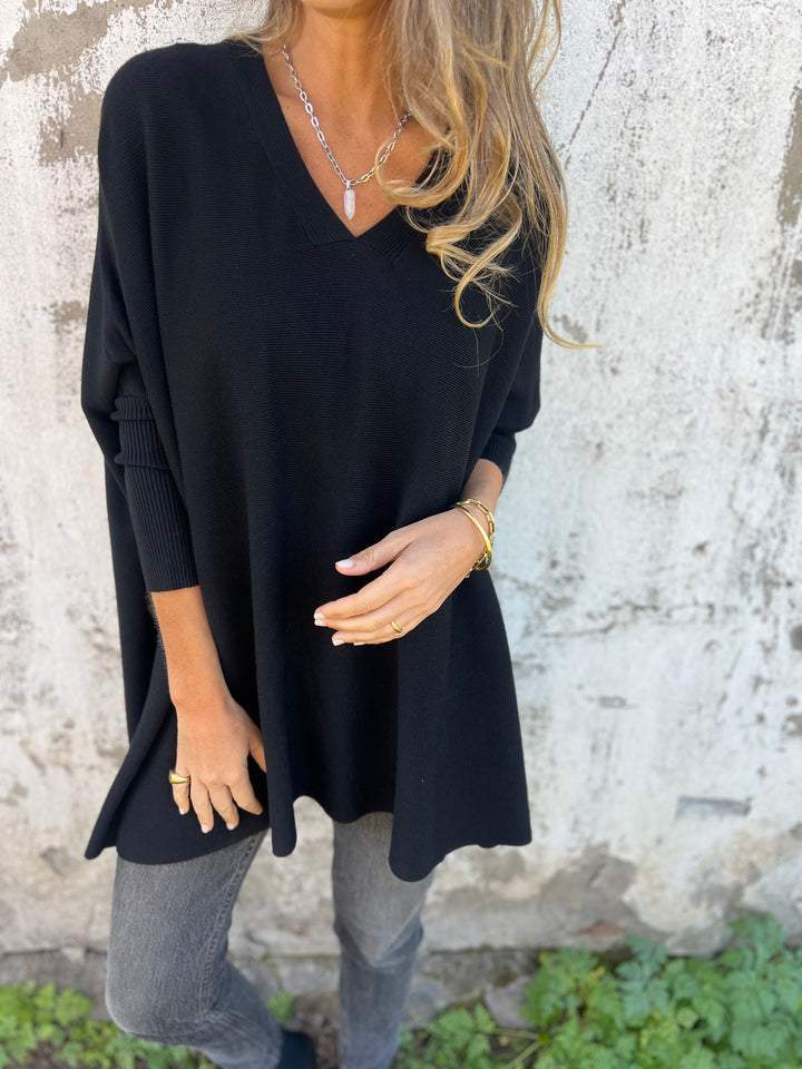 Nell™ Relaxed Fit Knitted V-Neck Jumper