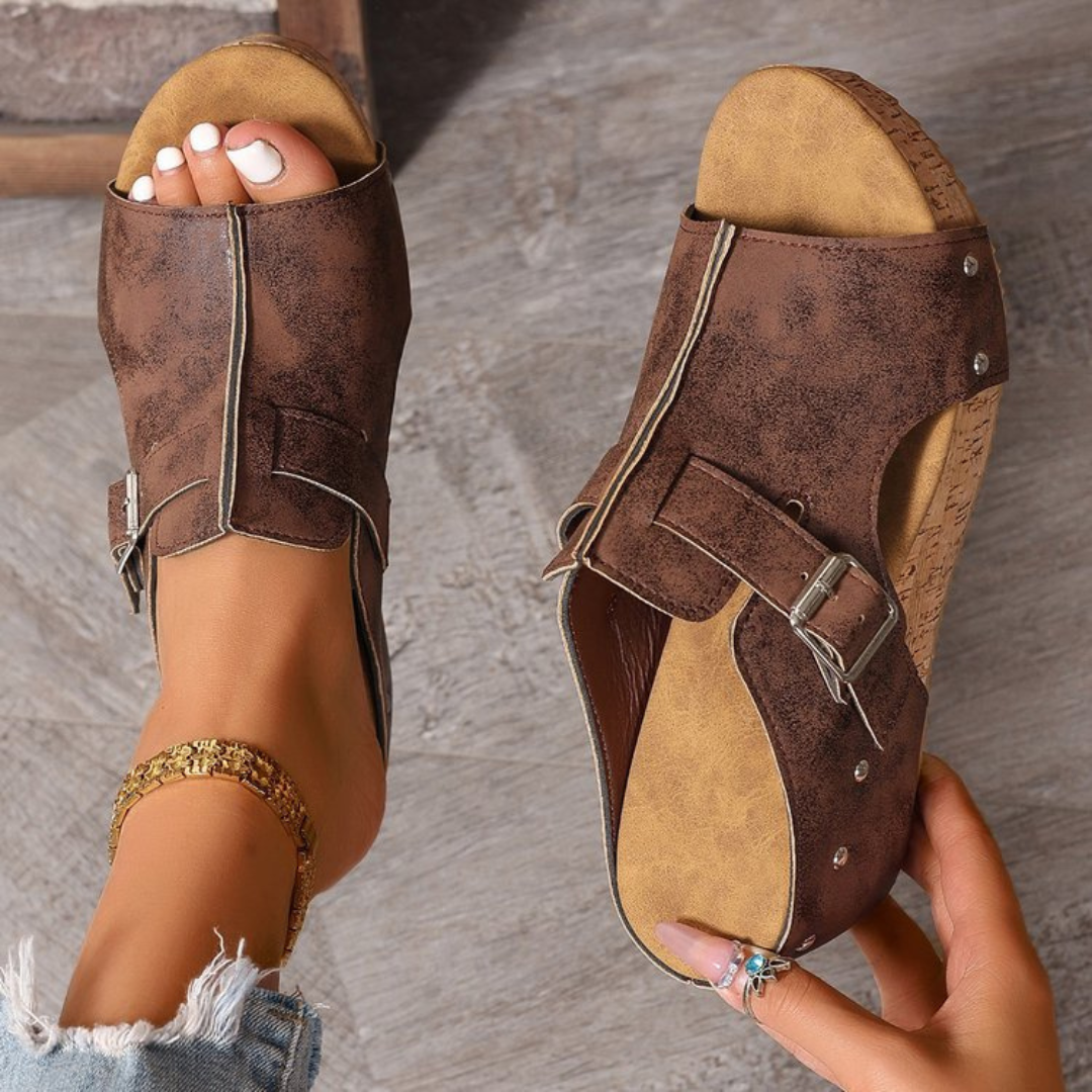 Brown / 3