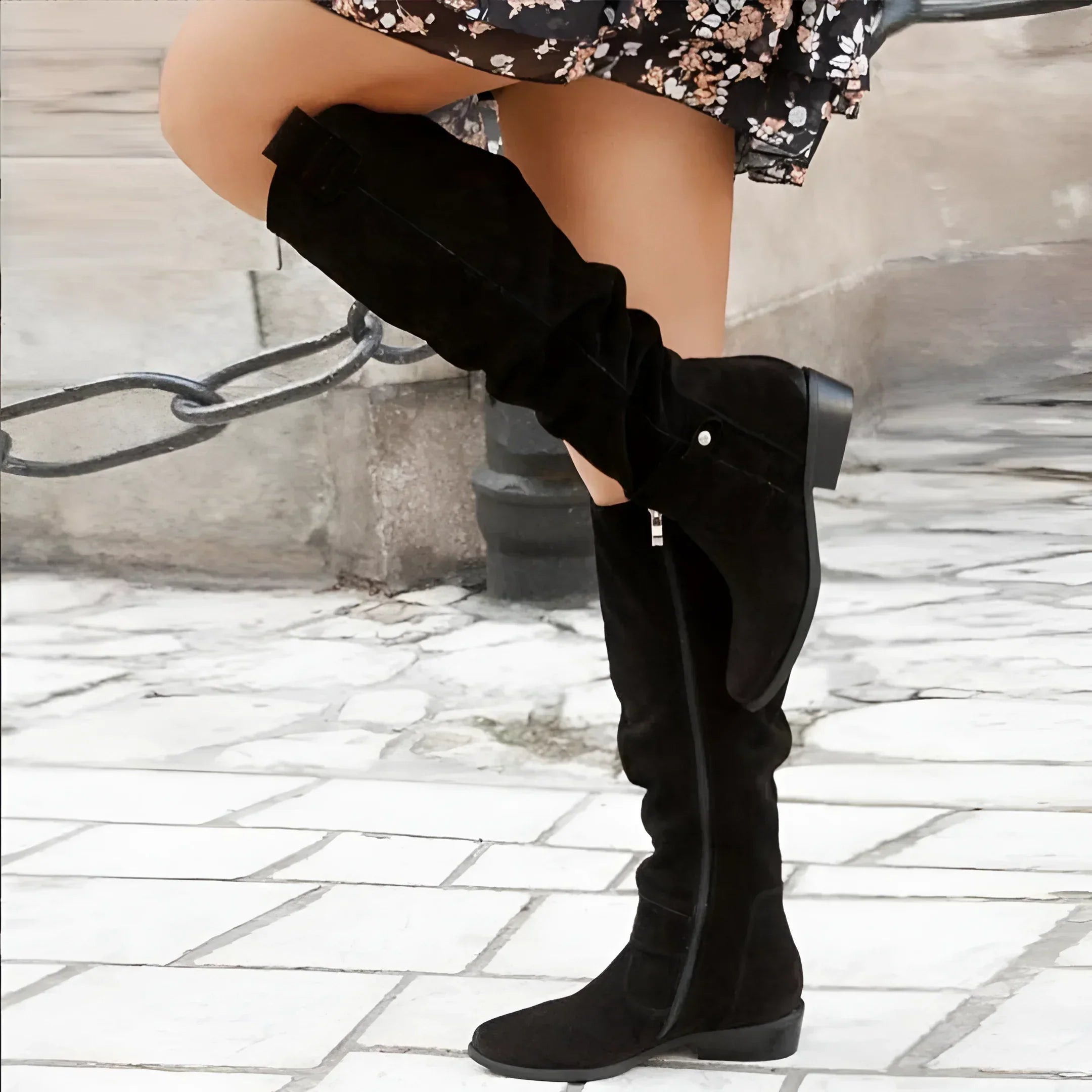 Black / 2
